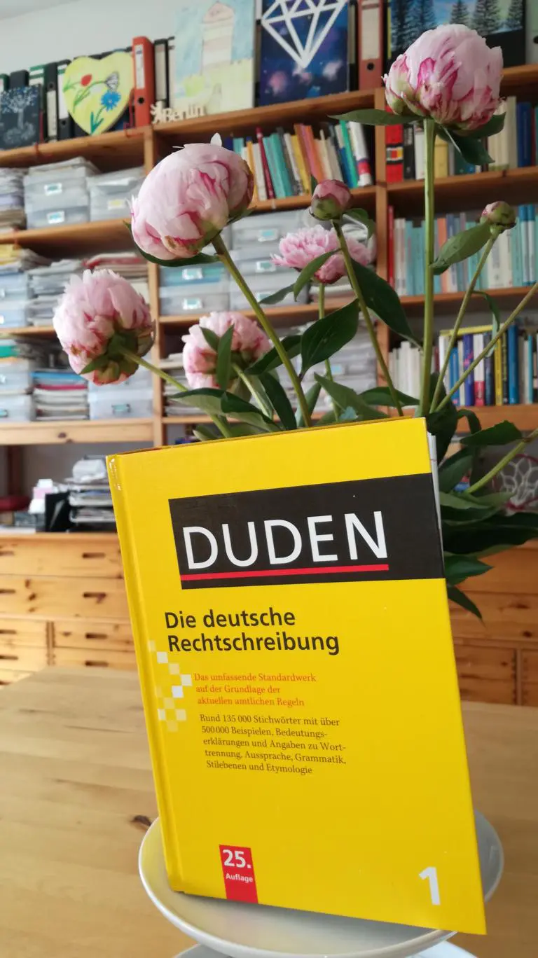 Genderwahn: Der Duden ist für die Rechtschreibung im deutschen Sprachgebrauch zuständig.