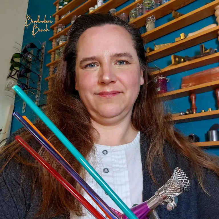 Beadmakers's Bench: Maike Mette-Thabens Künstler-12von12 im November 2022: Das Glasperlenspiel, deren Protagonistin sie ist