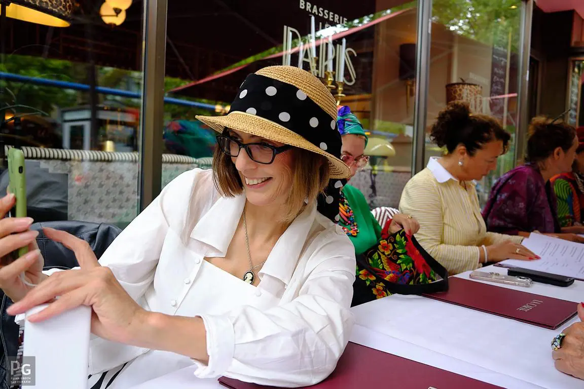 Claudia Scholz als Titelbild über 100 Dinge, die mich stolz machen, der Blogparade von Lorena Hormann