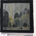 Olivia Kaufmann: textile Kunst mit Leinen, Algen, Stickgarn auf schwarzer Baumwolle.