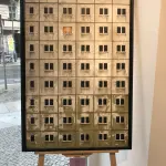 Juli Schupa: Kunstwerk aus Beton aus der Reihe "WANDalismus!