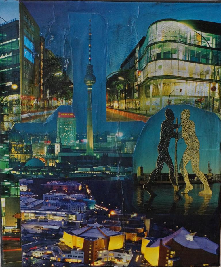 Collage von Angela Hoffmann mit Berliner Wahrzeichen: Fernsehturm, Philharmonie, Molecule Man und Friedrichstraße bei Nacht – urbane Fantasie und weibliche Perspektive