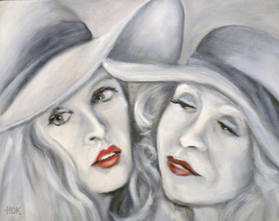 Von HDK emaltes Doppelportrait zweier Frauen mit Hüten in Grautönen und roten Lippen.